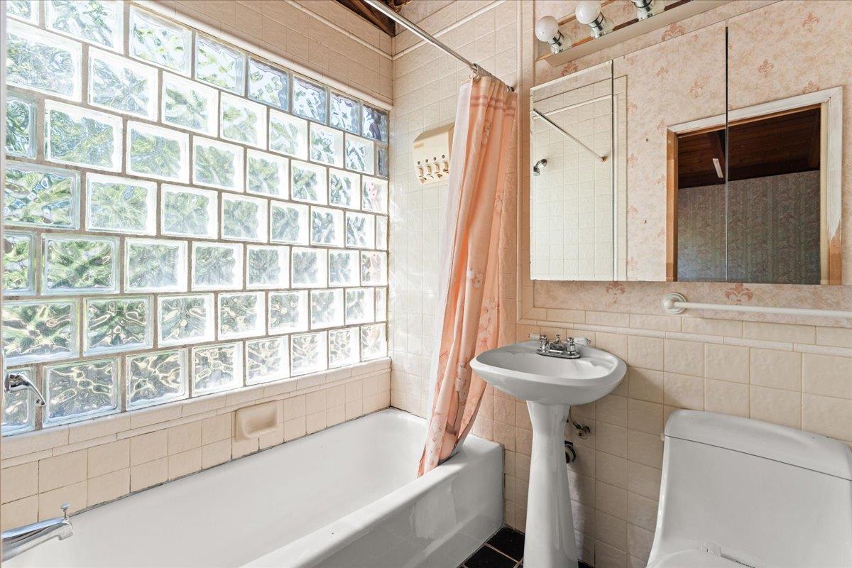 16001 Stephenie Lane, LosGatos, CA 95032