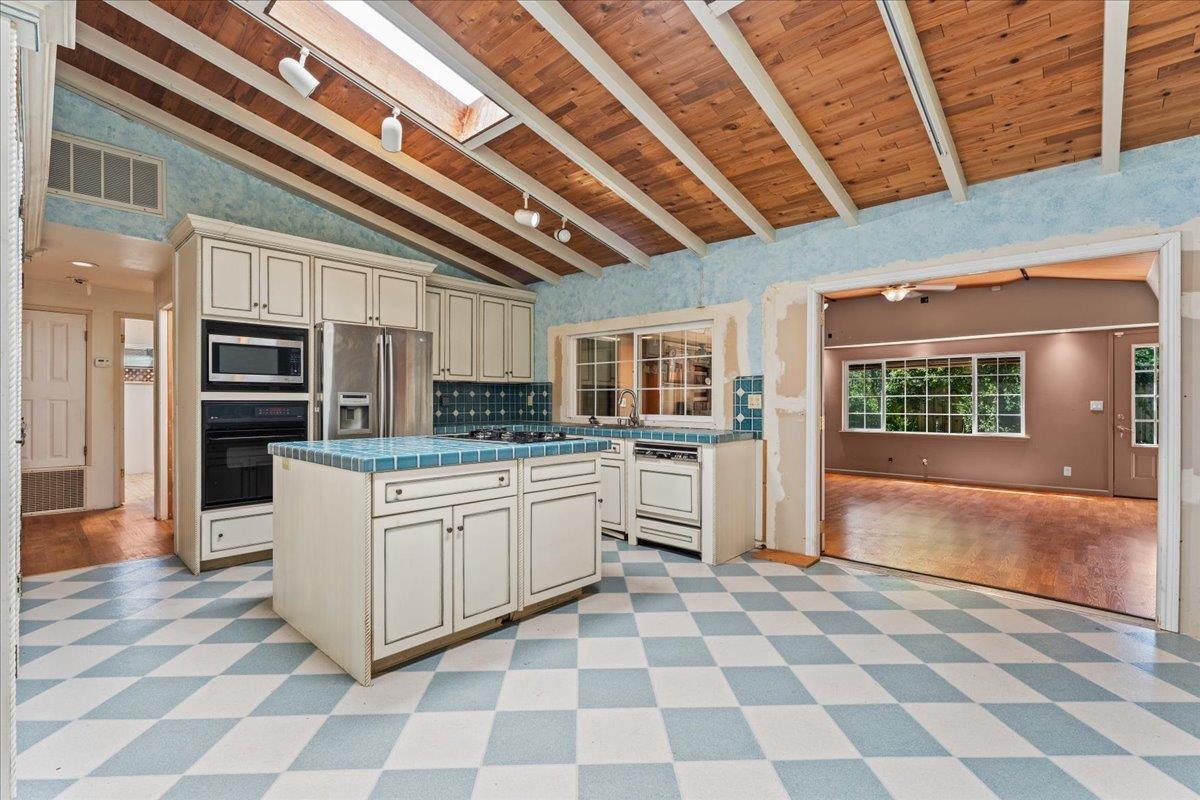 16001 Stephenie Lane, LosGatos, CA 95032