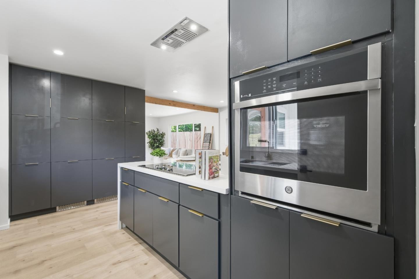 10910 Glen Artney Street, Oakland, CA 94605