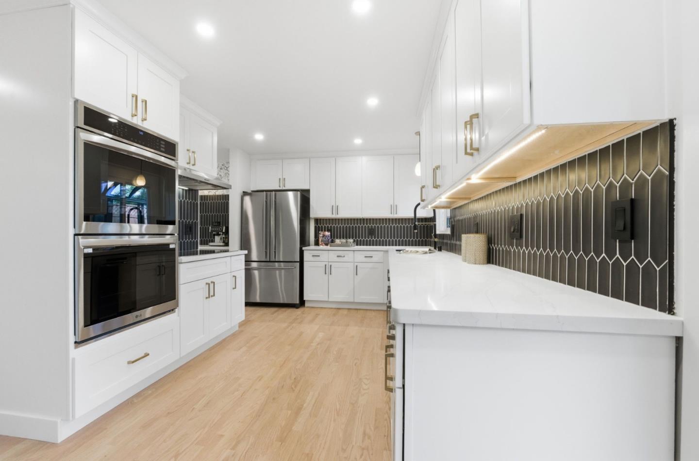 1003 Rosa Avenue, Sunnyvale, CA 94086