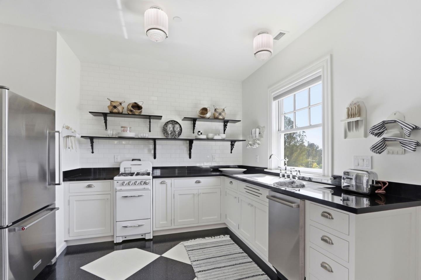 155 Scarlet Court, Watsonville, CA 95076
