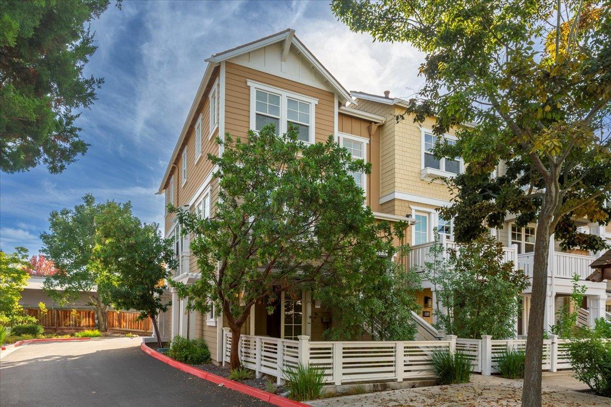 2041 Atlas Loop, MountainView, CA 94043