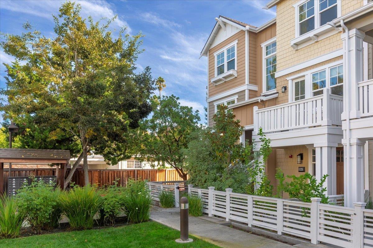 2041 Atlas Loop, MountainView, CA 94043