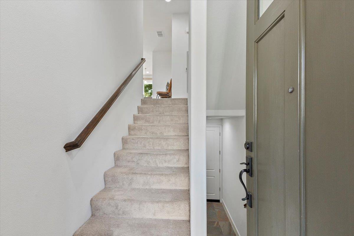 2041 Atlas Loop, MountainView, CA 94043