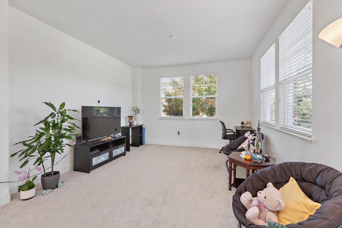 2041 Atlas Loop, MountainView, CA 94043
