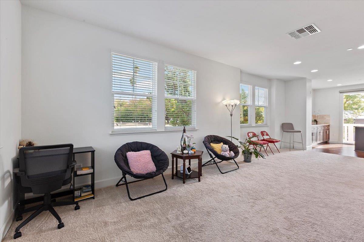 2041 Atlas Loop, MountainView, CA 94043