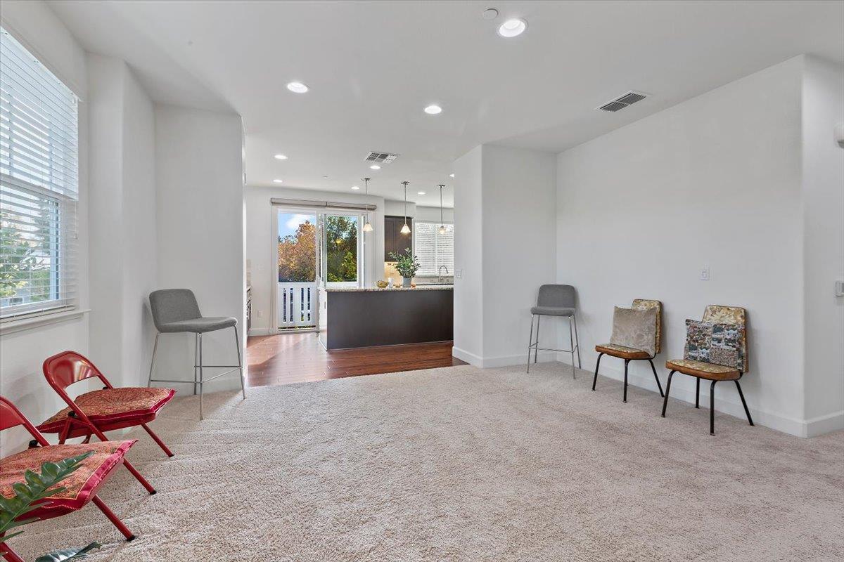 2041 Atlas Loop, MountainView, CA 94043