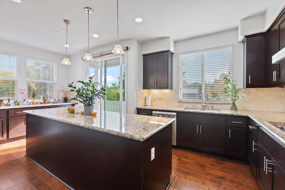 2041 Atlas Loop, MountainView, CA 94043