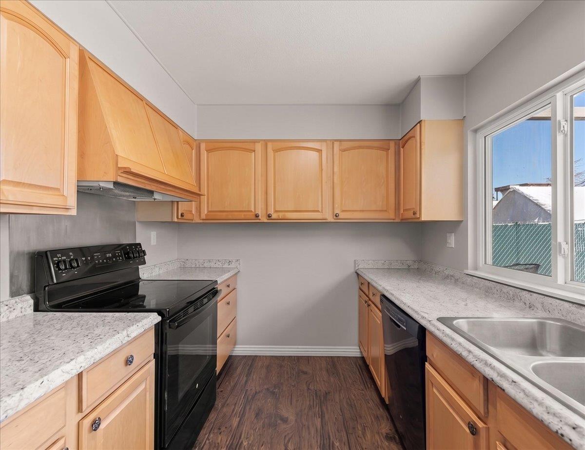 353 REINDOLLAR Avenue, Marina, CA 93933