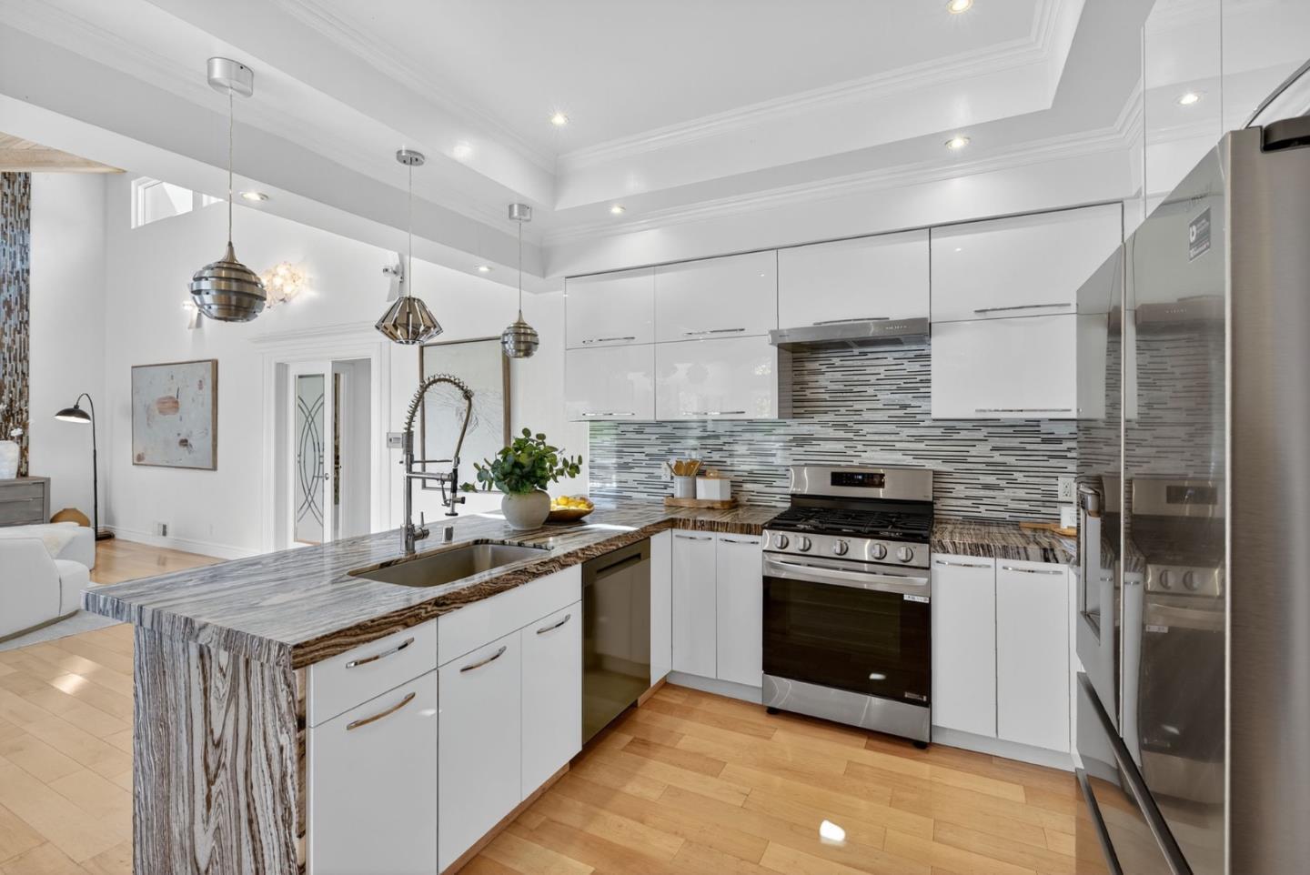30 Bluebell Lane, Hillsborough, CA 94010