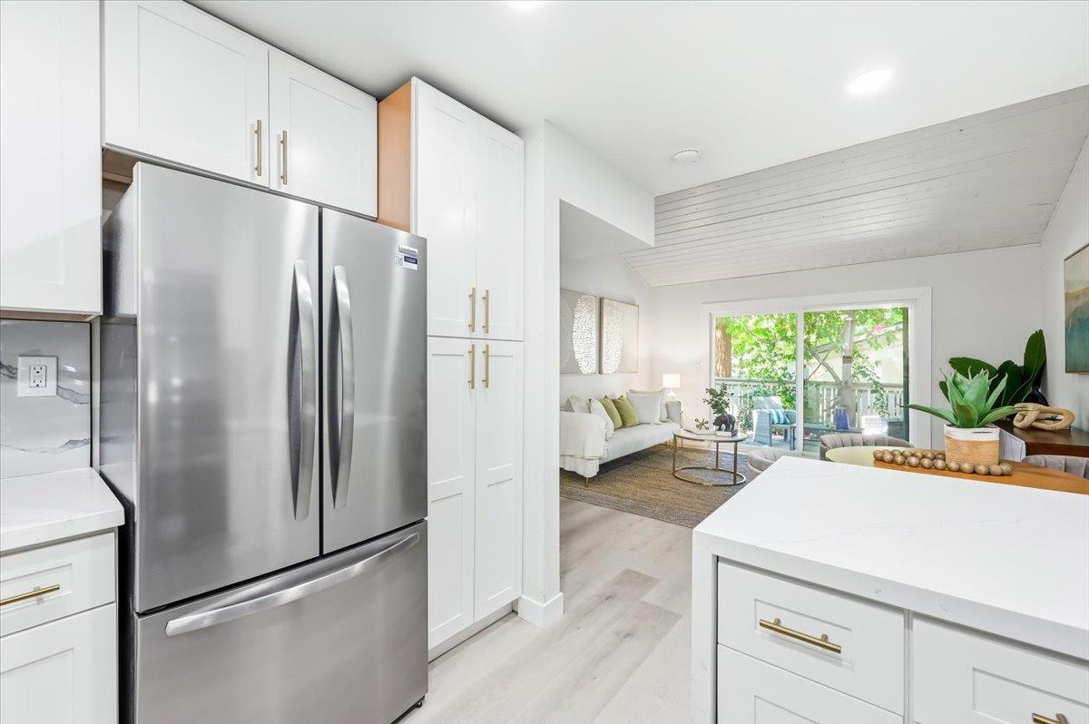 2700 Oak Road, #11, Walnut Creek, CA 94597