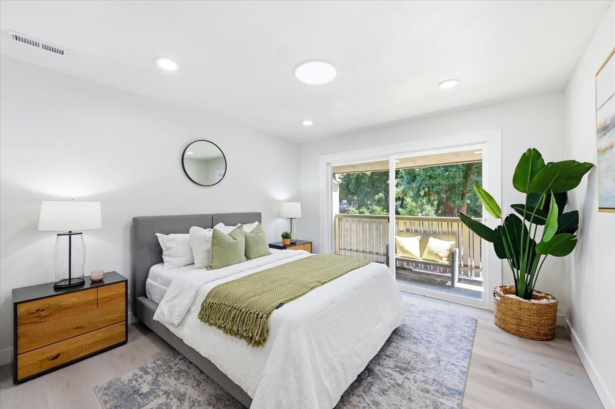 2700 Oak Road, #11, Walnut Creek, CA 94597