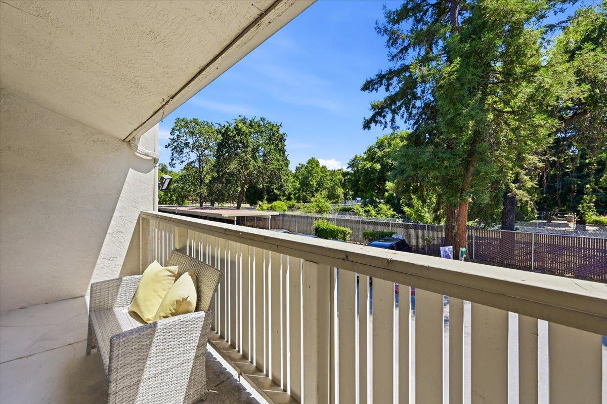 2700 Oak Road, #11, Walnut Creek, CA 94597