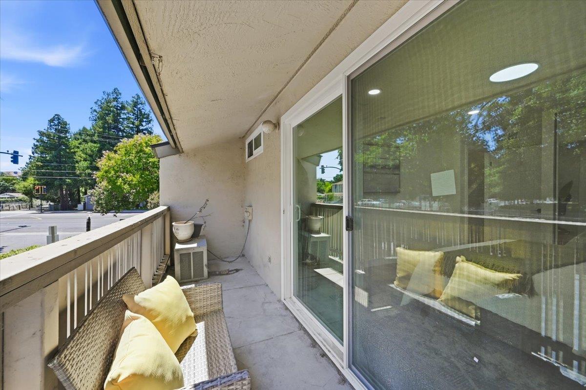 2700 Oak Road, #11, Walnut Creek, CA 94597