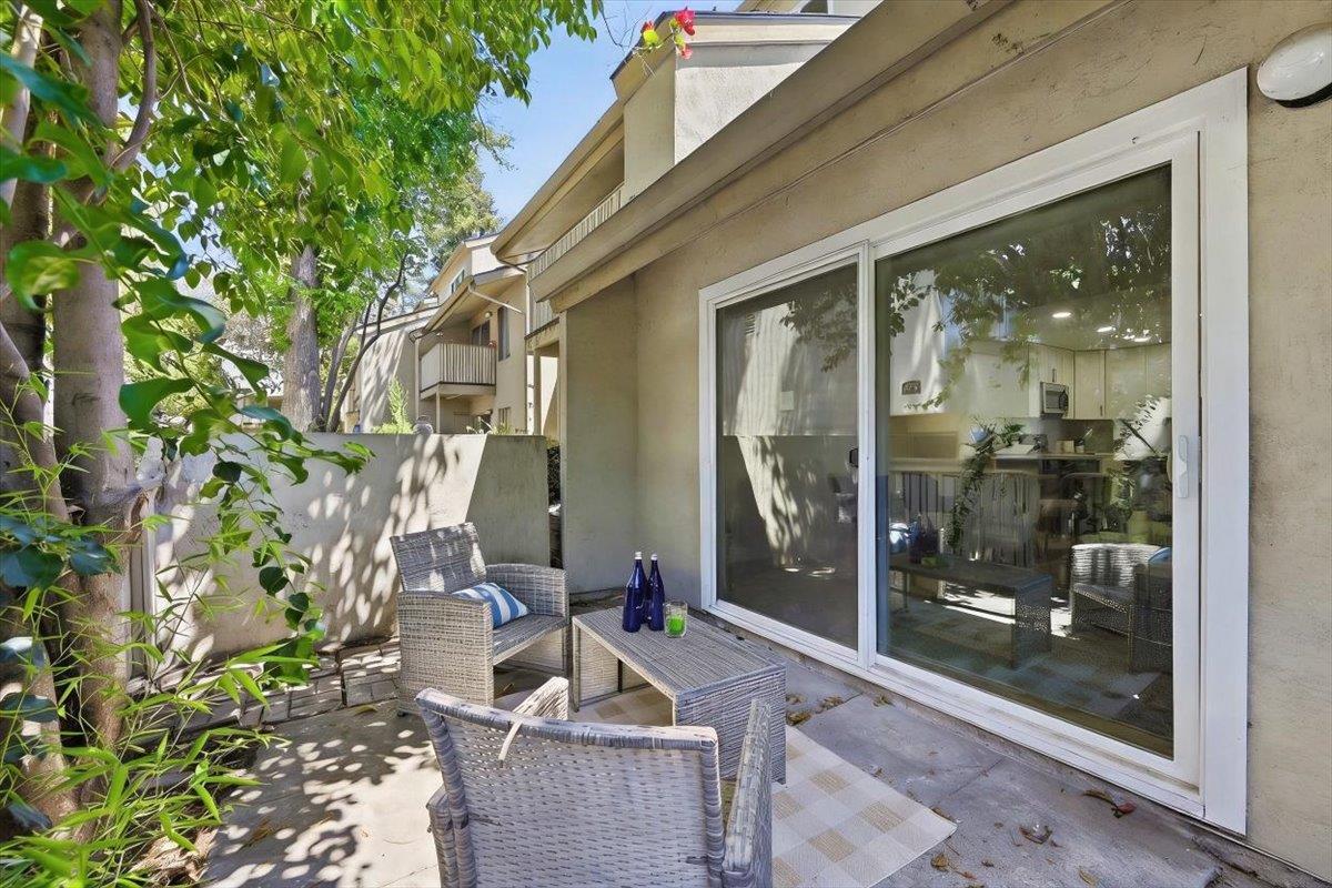 2700 Oak Road, #11, Walnut Creek, CA 94597