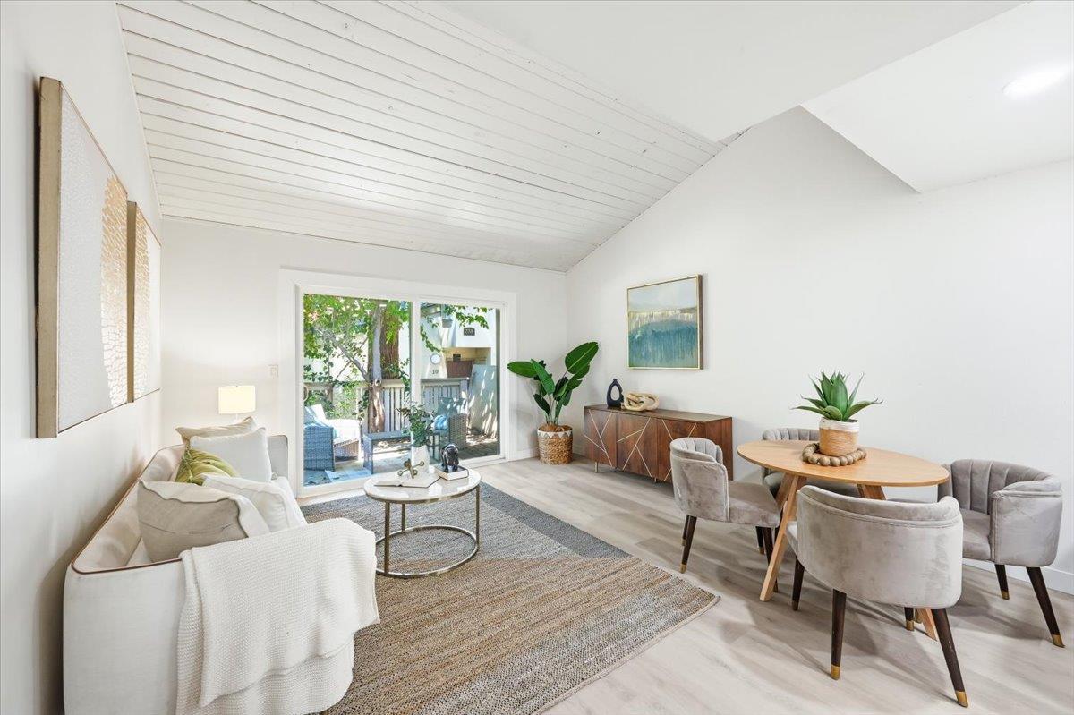 2700 Oak Road, #11, Walnut Creek, CA 94597