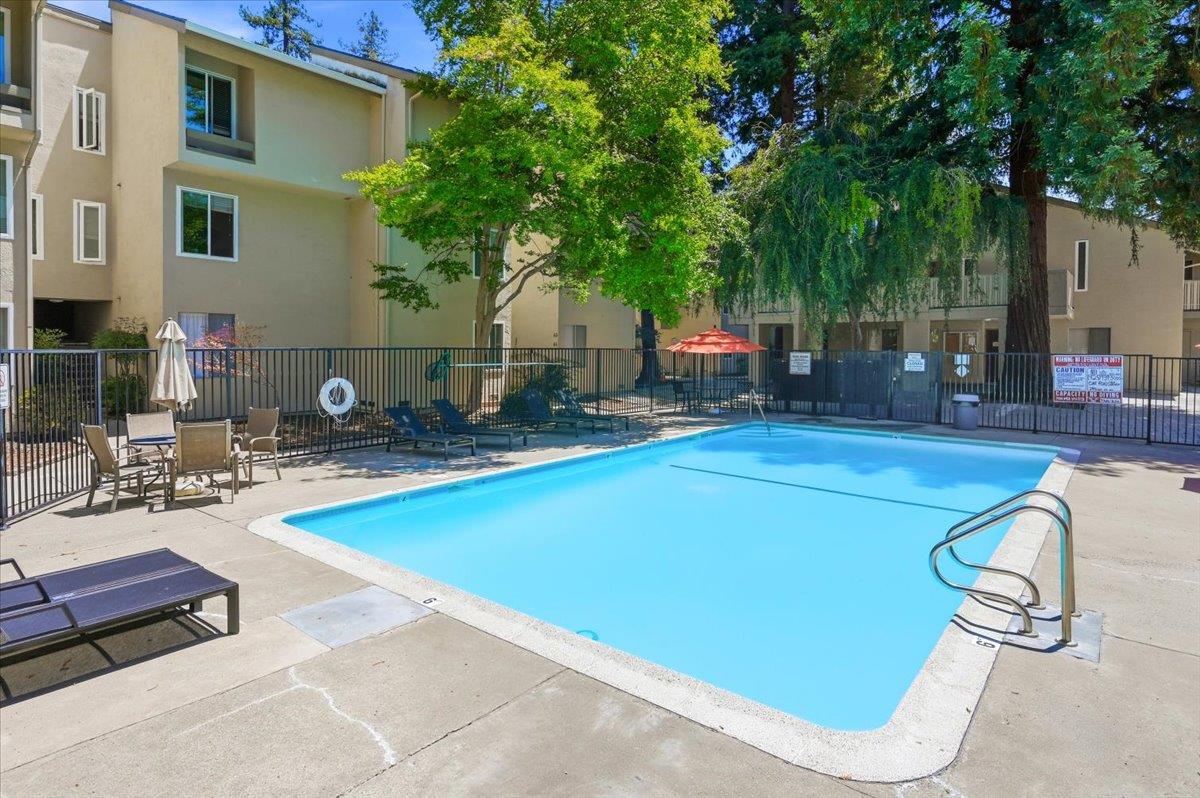 2700 Oak Road, #11, Walnut Creek, CA 94597