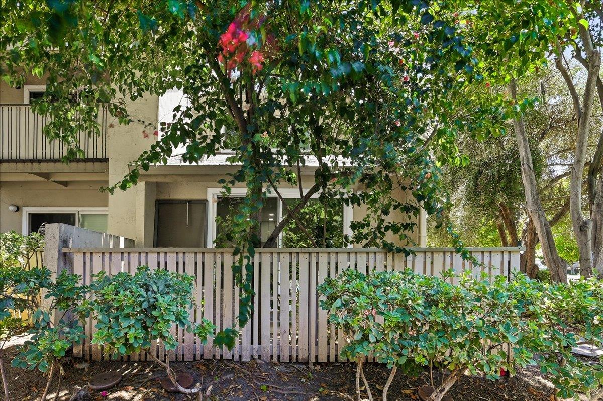 2700 Oak Road, #11, Walnut Creek, CA 94597