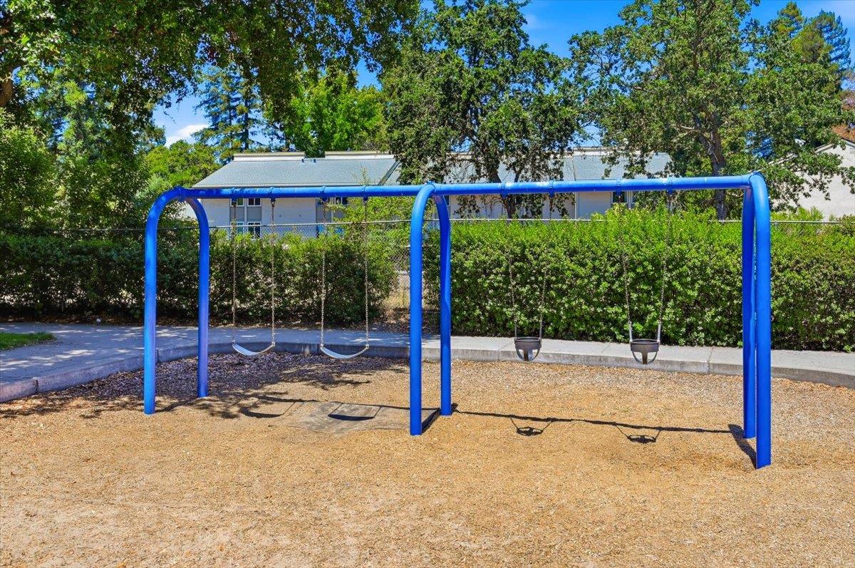 2700 Oak Road, #11, Walnut Creek, CA 94597