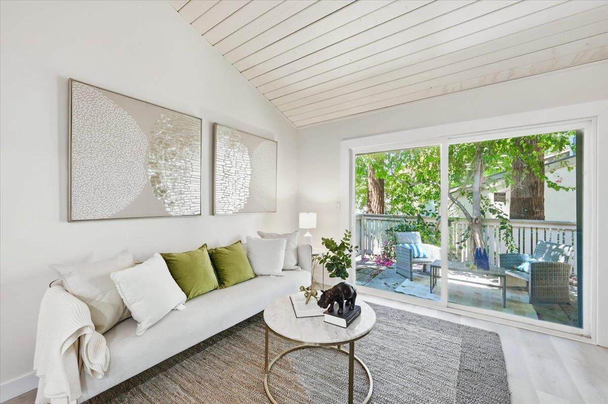 2700 Oak Road, #11, Walnut Creek, CA 94597