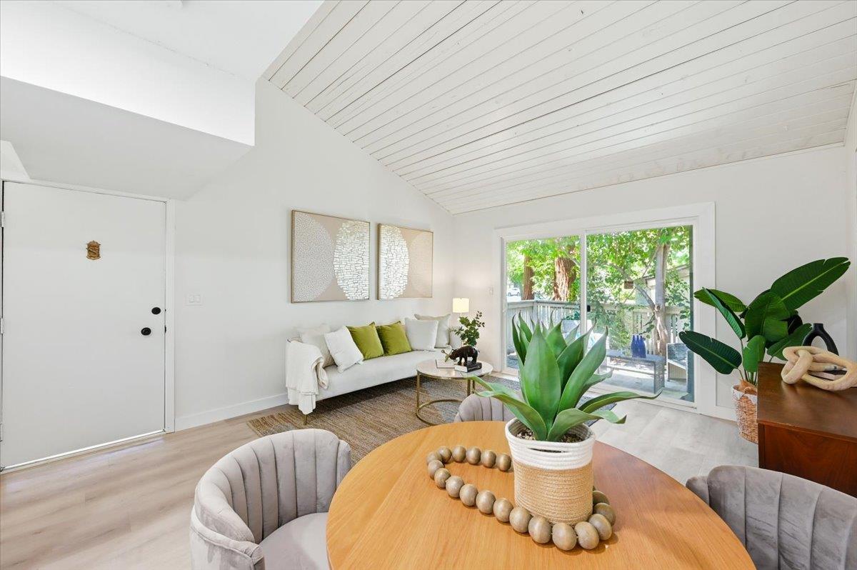 2700 Oak Road, #11, Walnut Creek, CA 94597