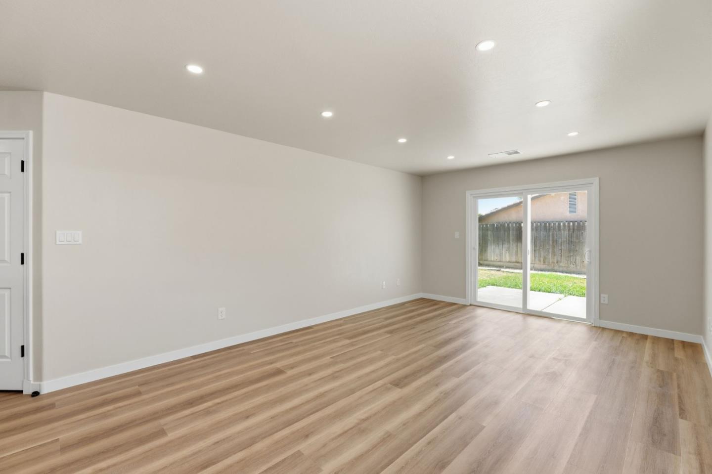 3709 Harris Road, Bakersfield, CA 93313