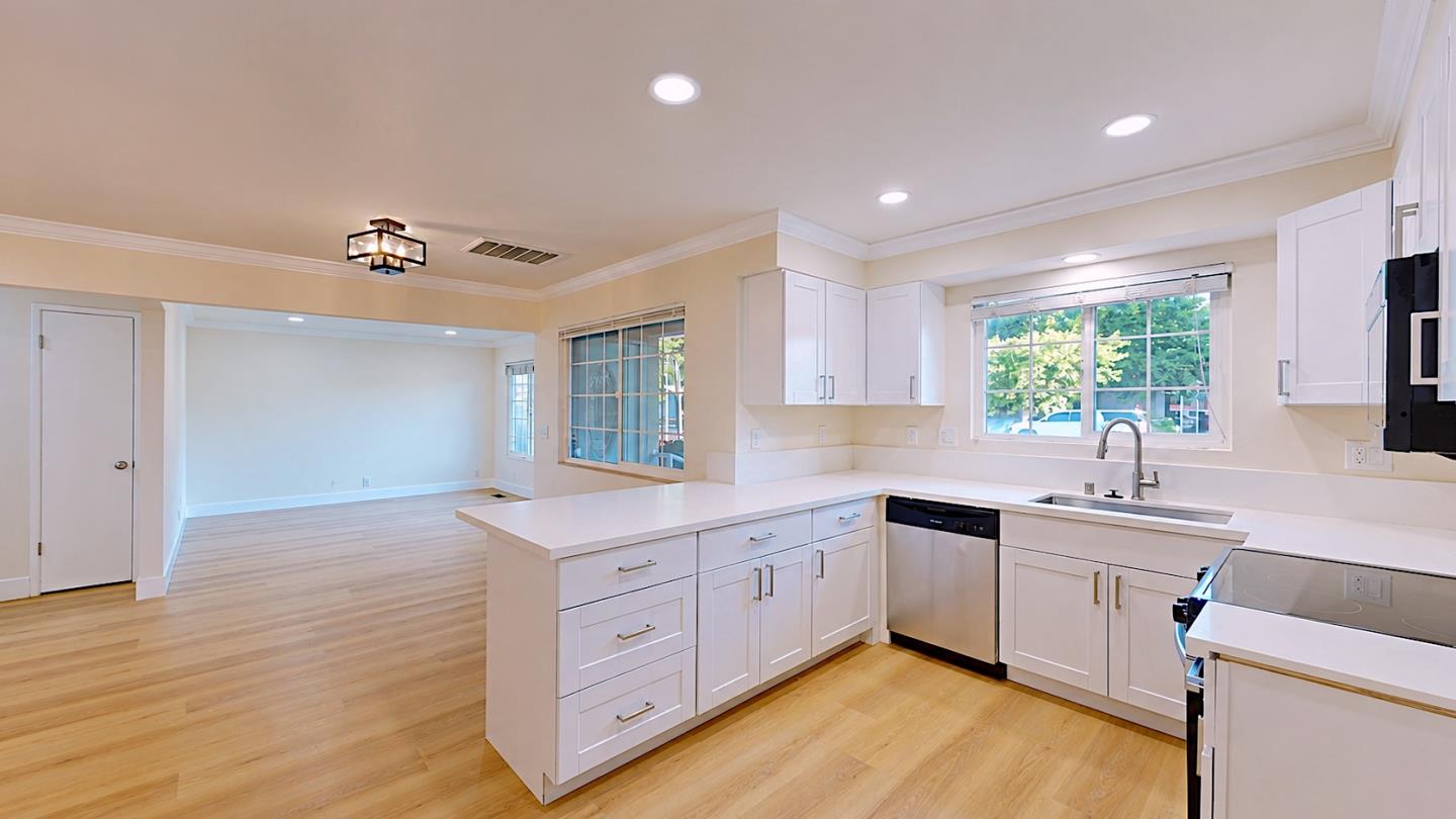 100 Pedras Road, Turlock, CA 95382