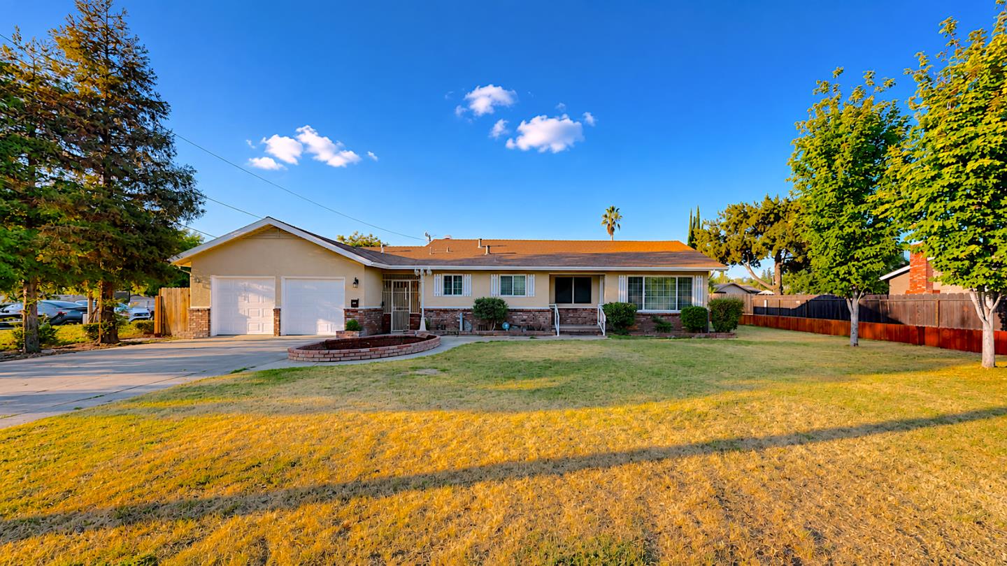 100 Pedras Road, Turlock, CA 95382