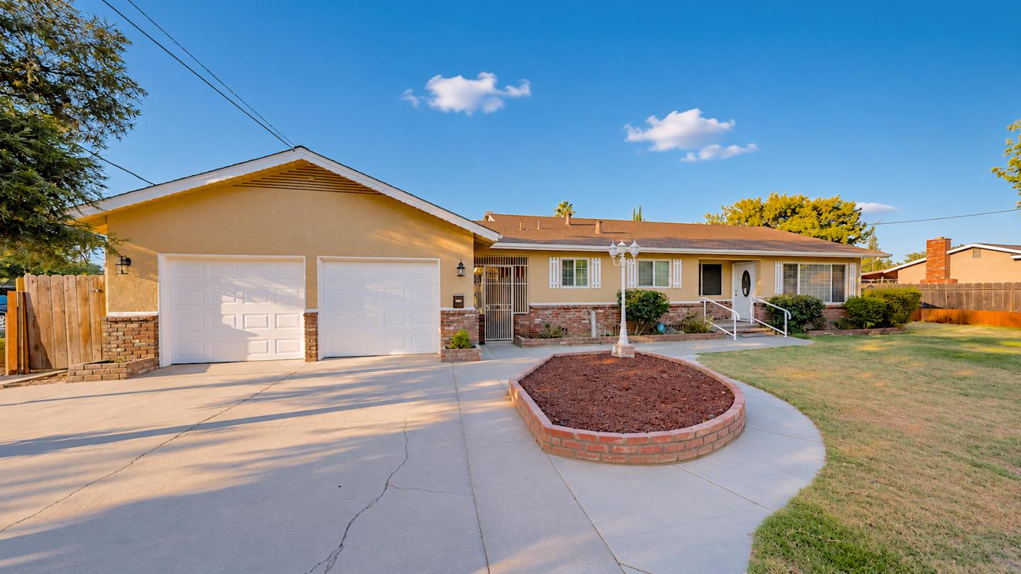 100 Pedras Road, Turlock, CA 95382