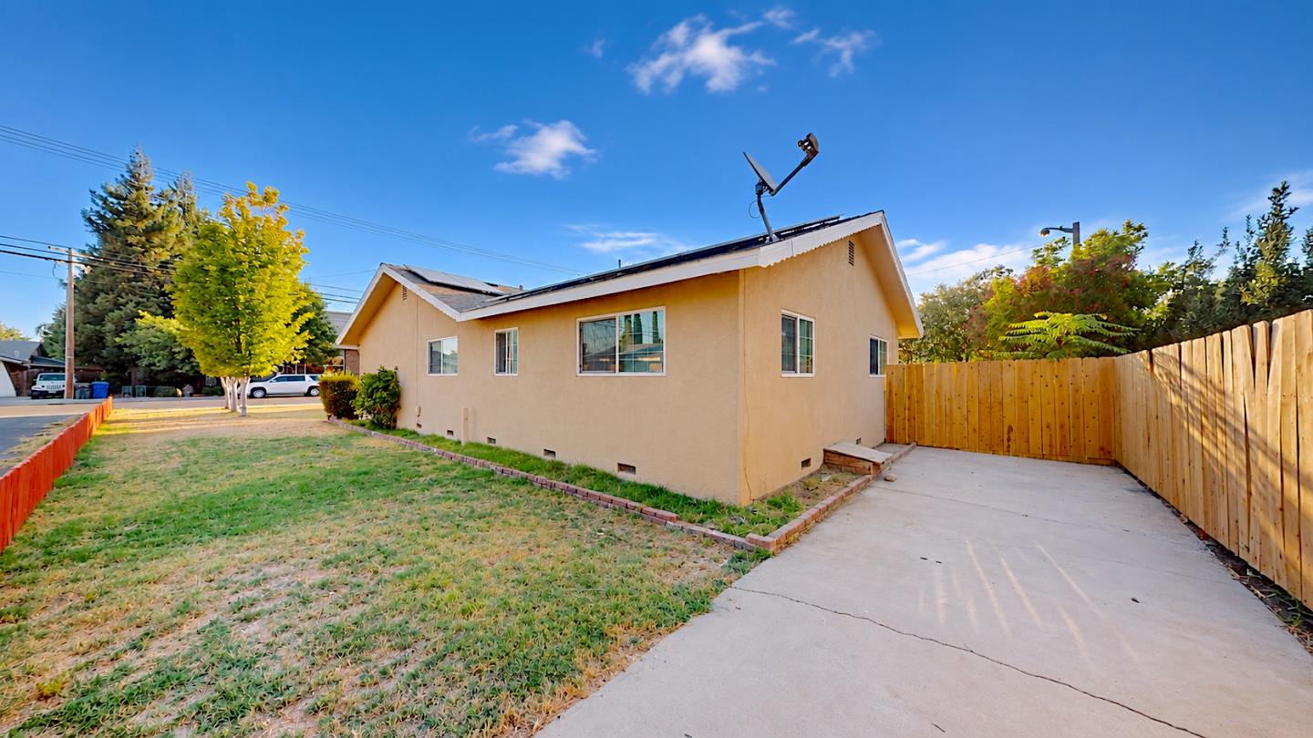 100 Pedras Road, Turlock, CA 95382