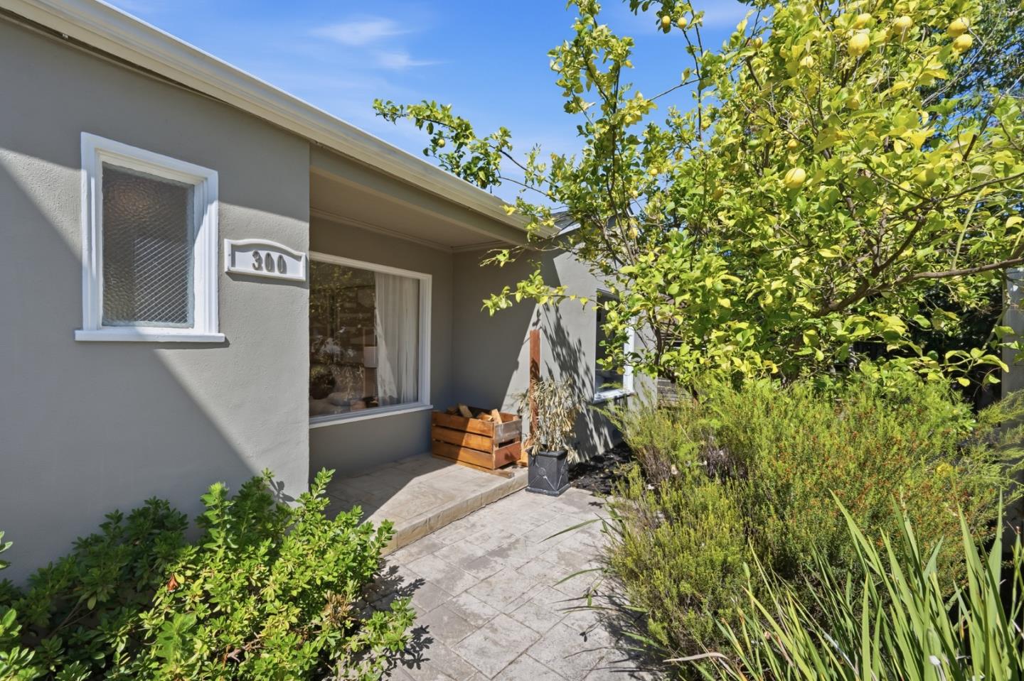 300 De Anza Avenue, SanCarlos, CA 94070