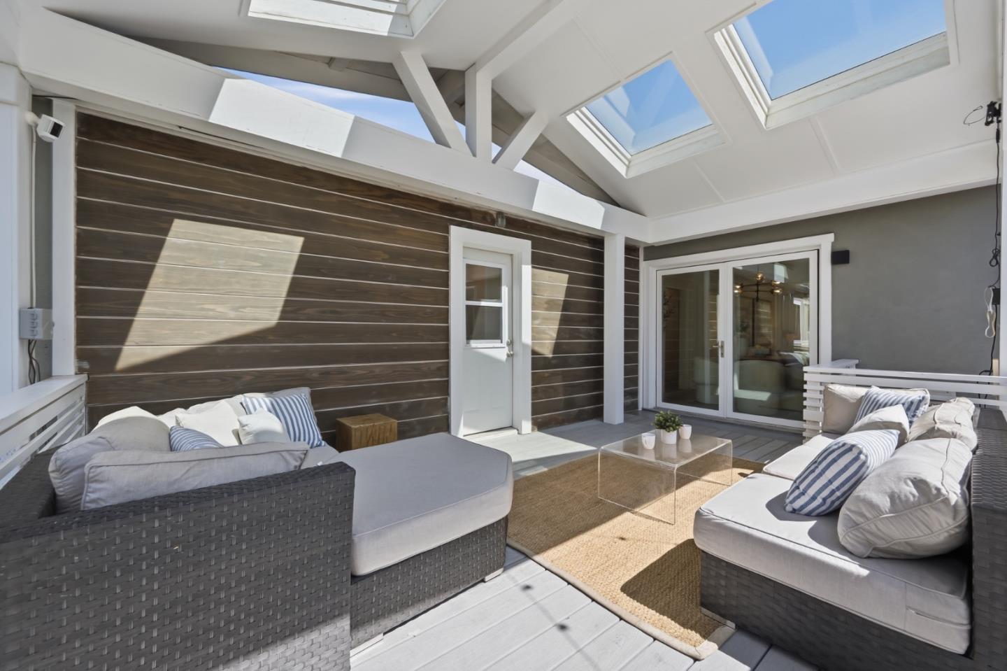 300 De Anza Avenue, SanCarlos, CA 94070