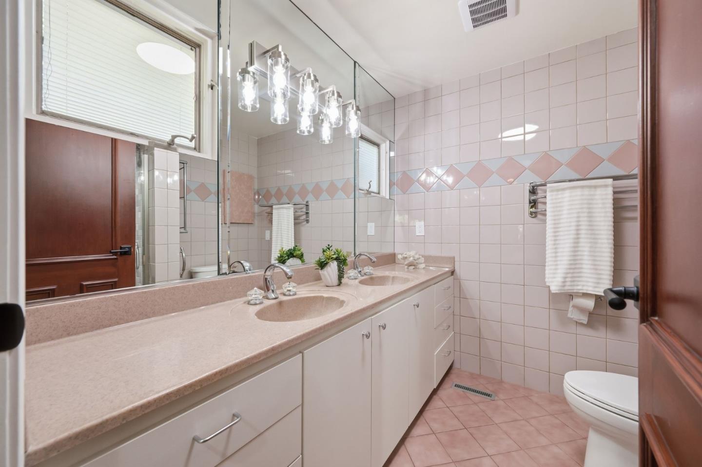1021 Alegre Avenue, LosAltos, CA 94024