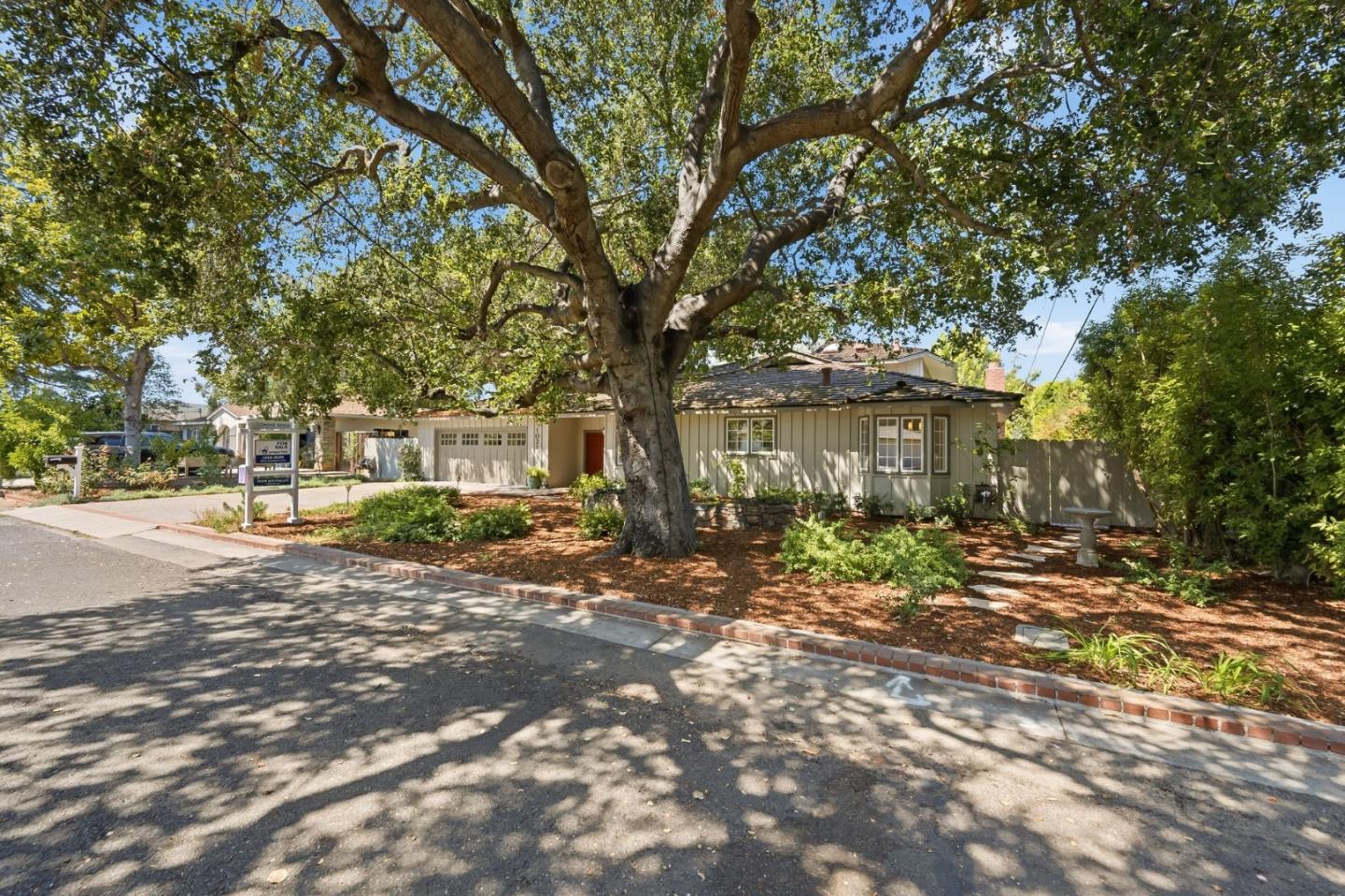 1021 Alegre Avenue, LosAltos, CA 94024