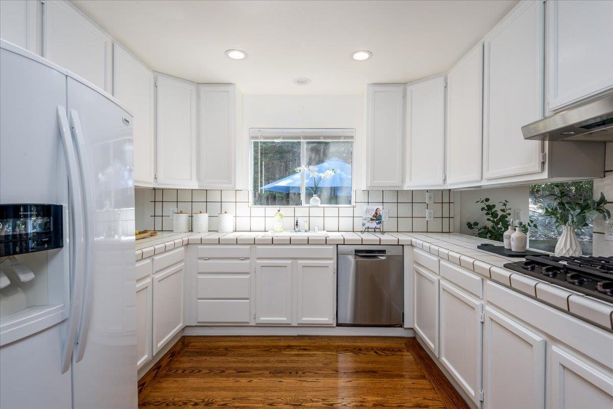 203 Sylvan Way, RedwoodCity, CA 94062