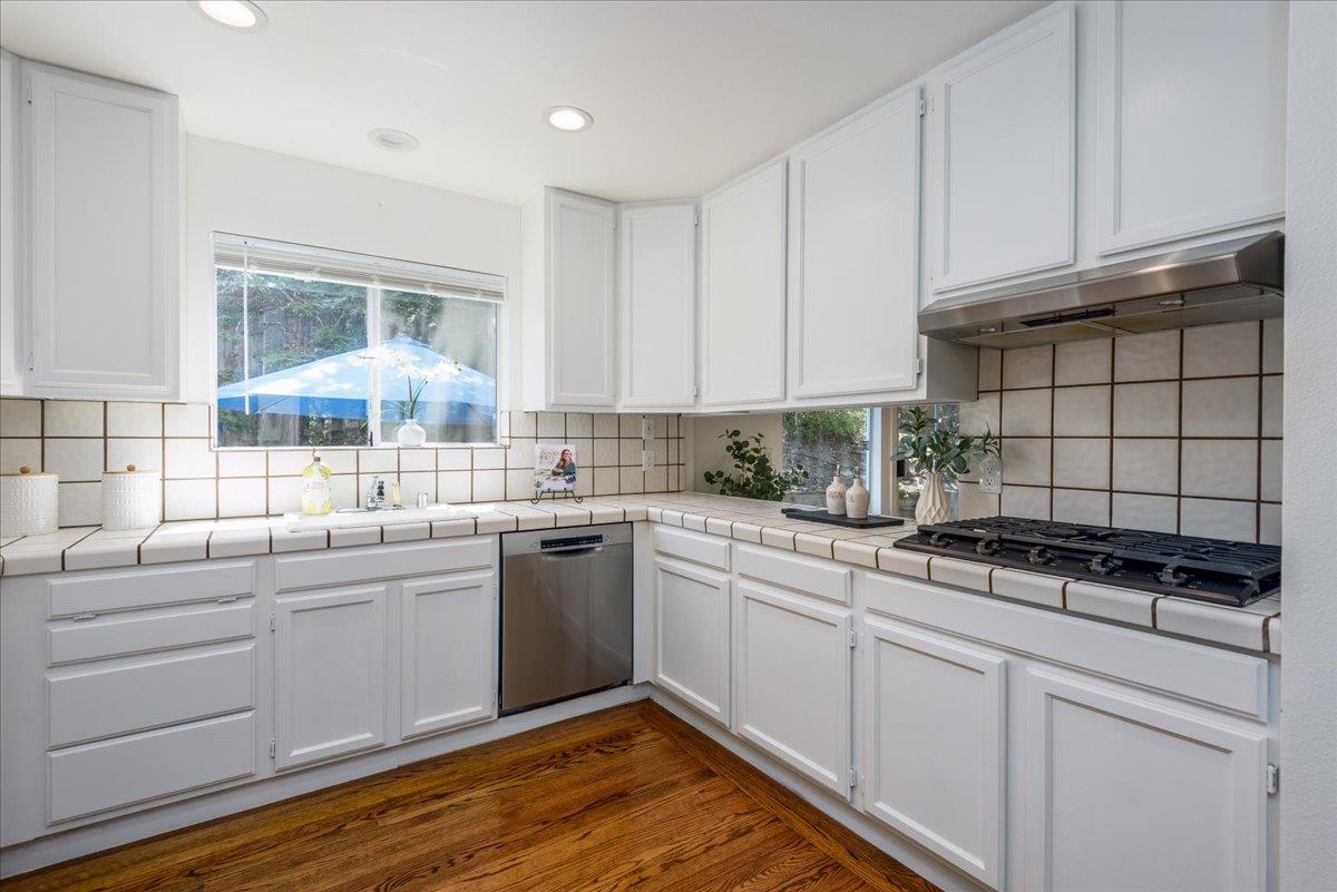 203 Sylvan Way, RedwoodCity, CA 94062