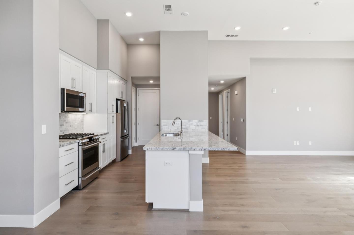 708 Thayer Lane, #404, FosterCity, CA 94404