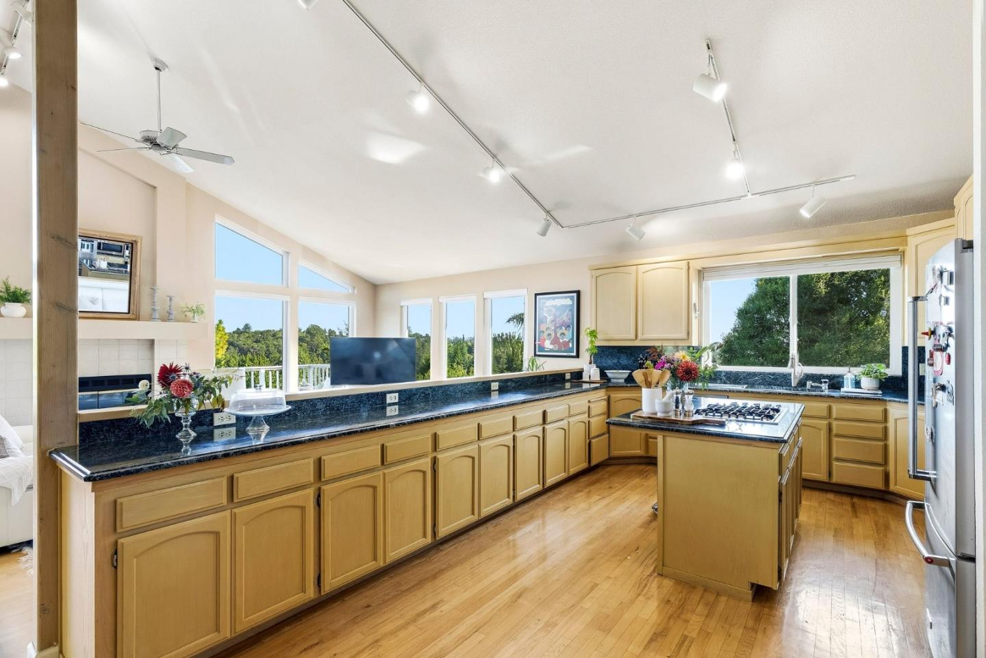 200 Marthas Way, Aptos, CA 95003