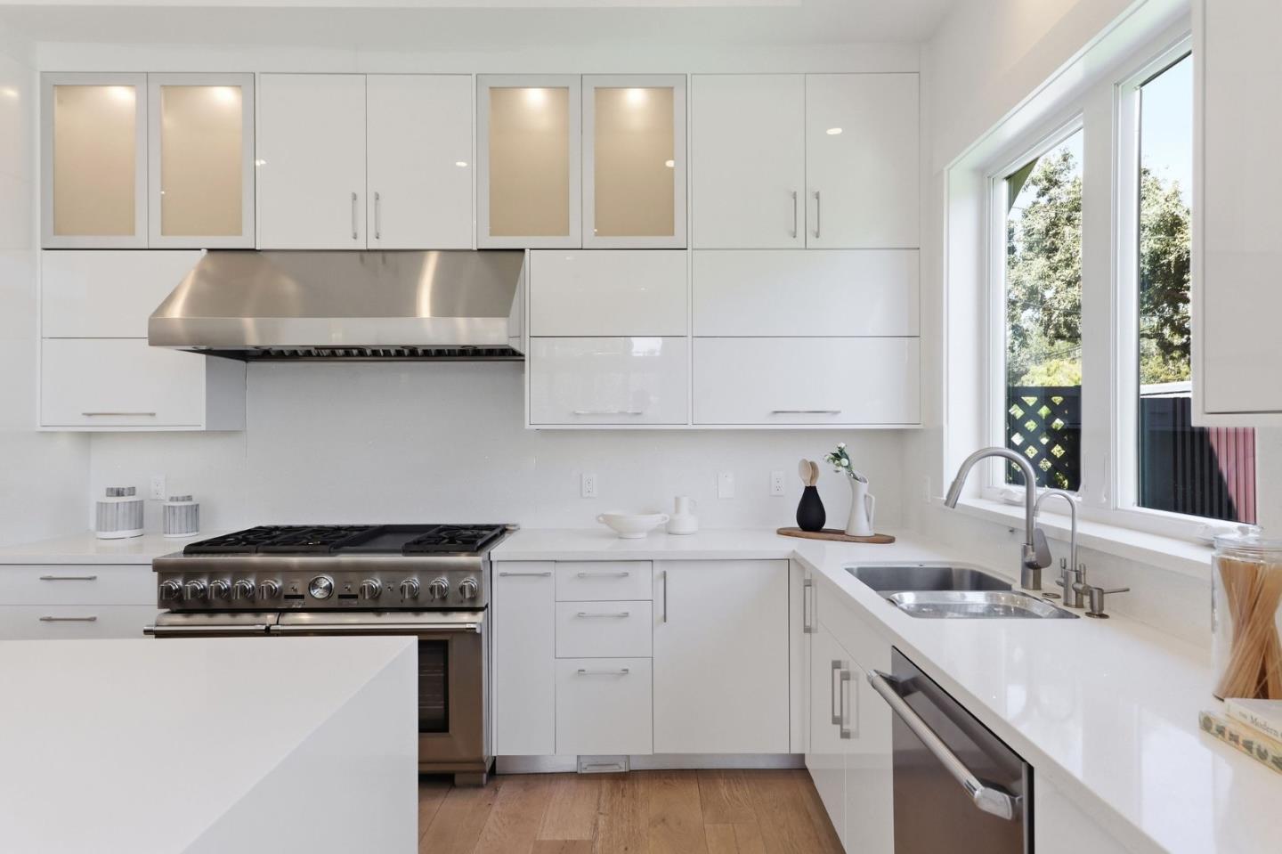 3990 Laguna Avenue, PaloAlto, CA 94306