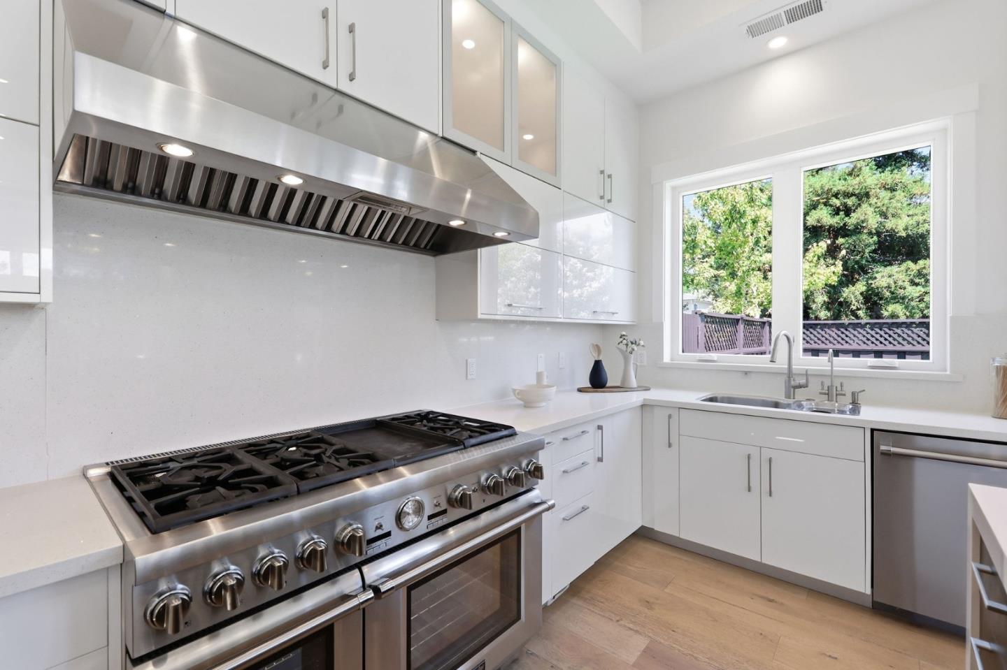 3990 Laguna Avenue, PaloAlto, CA 94306