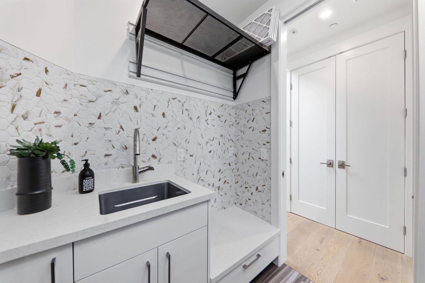 3990 Laguna Avenue, PaloAlto, CA 94306