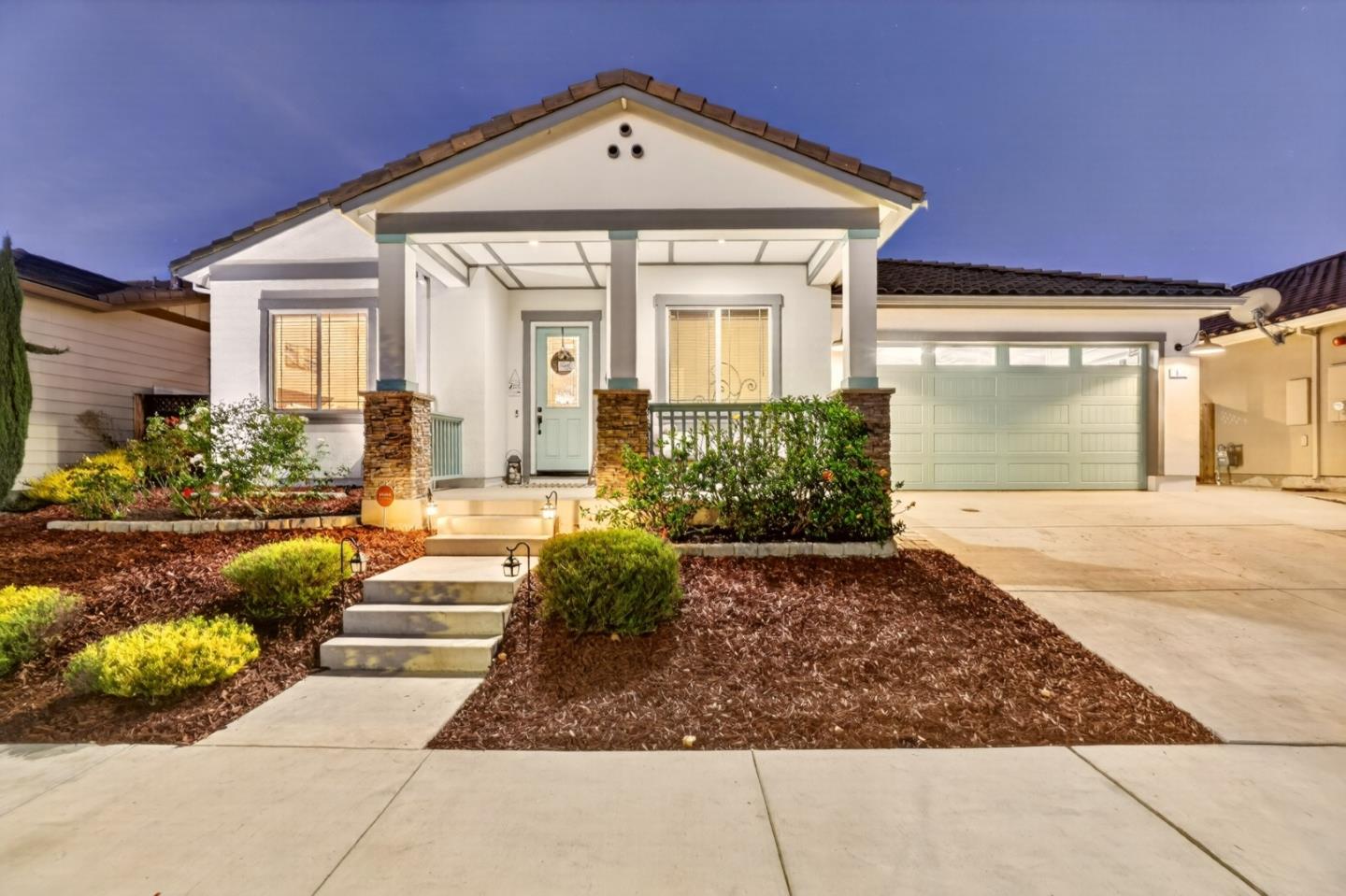 911 Trinity Drive, Hollister, CA 95023