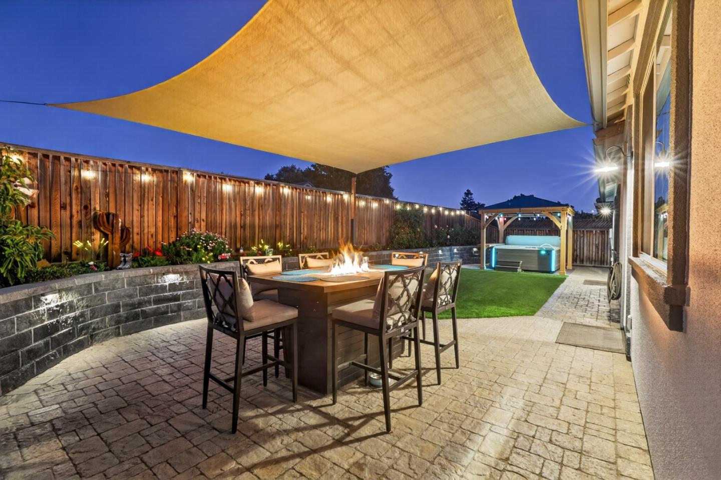 911 Trinity Drive, Hollister, CA 95023