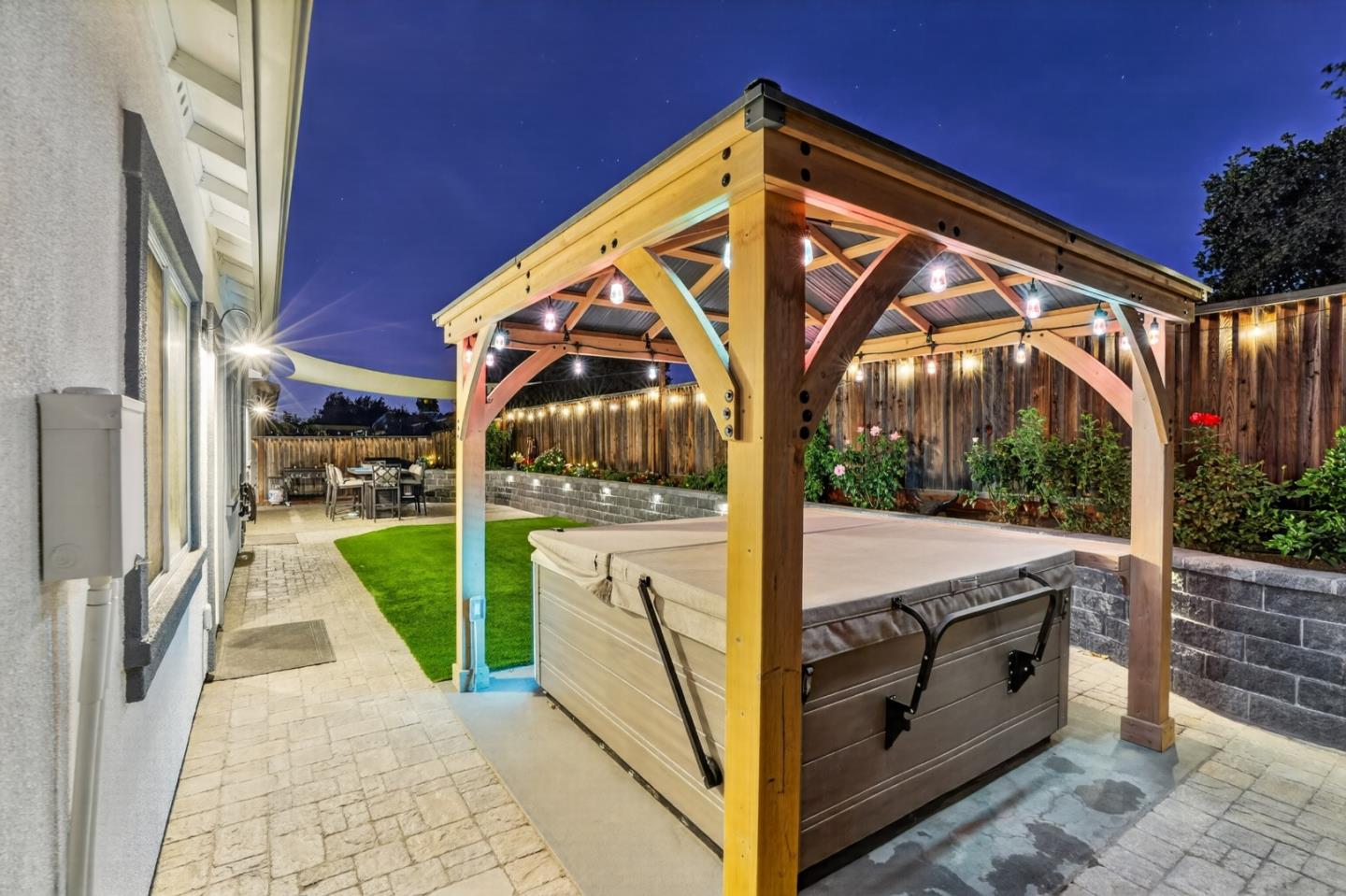 911 Trinity Drive, Hollister, CA 95023