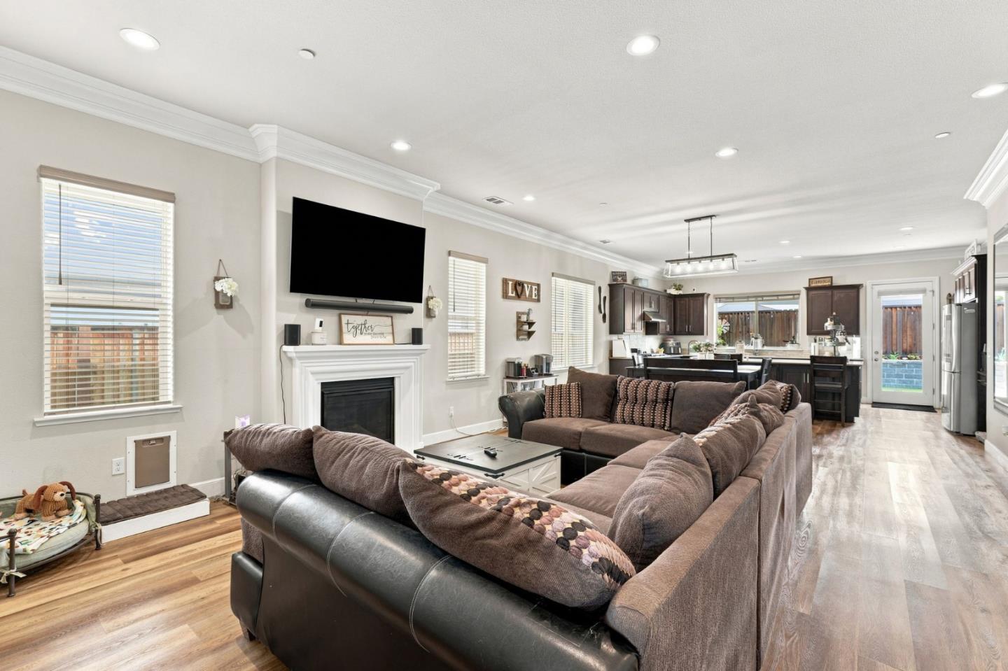 911 Trinity Drive, Hollister, CA 95023