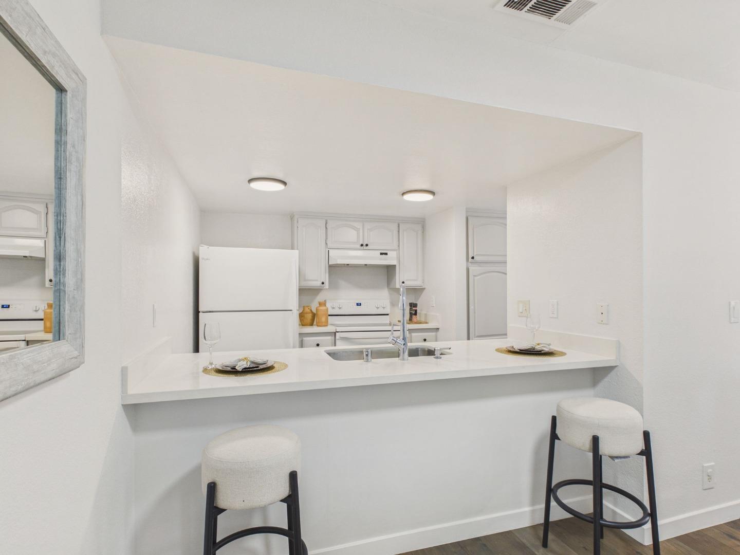 215 Red Oak Drive, #G, Sunnyvale, CA 94086