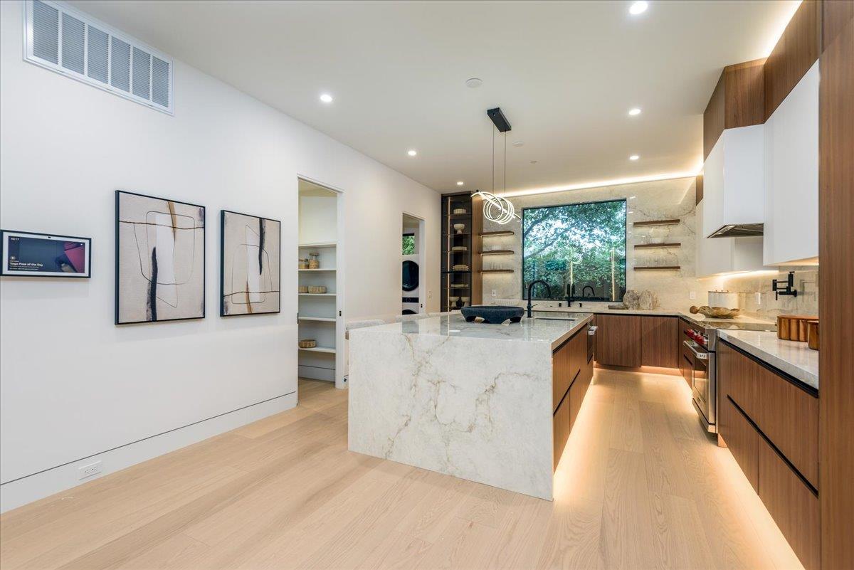 3841 Alameda De Las Pulgas, MenloPark, CA 94025
