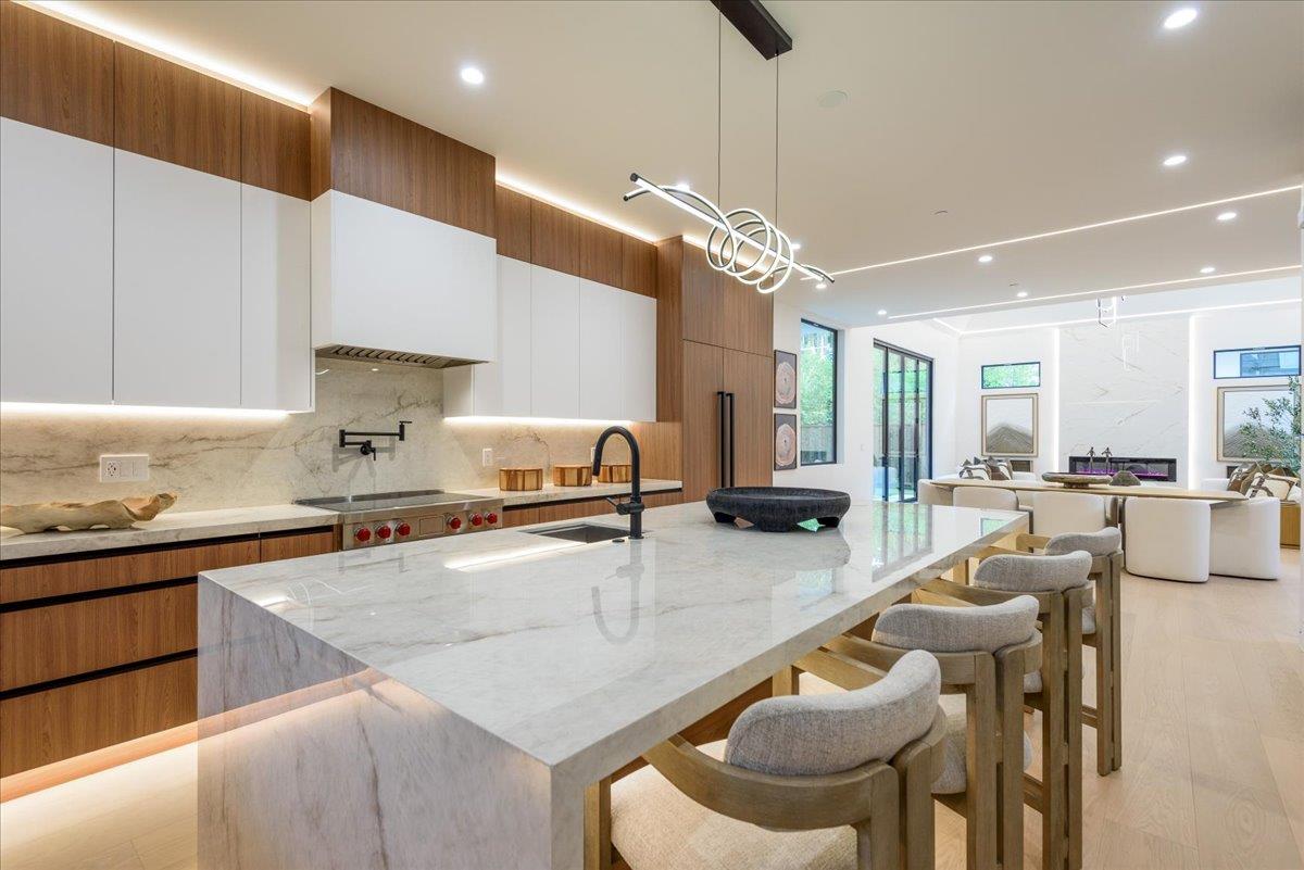 3841 Alameda De Las Pulgas, MenloPark, CA 94025