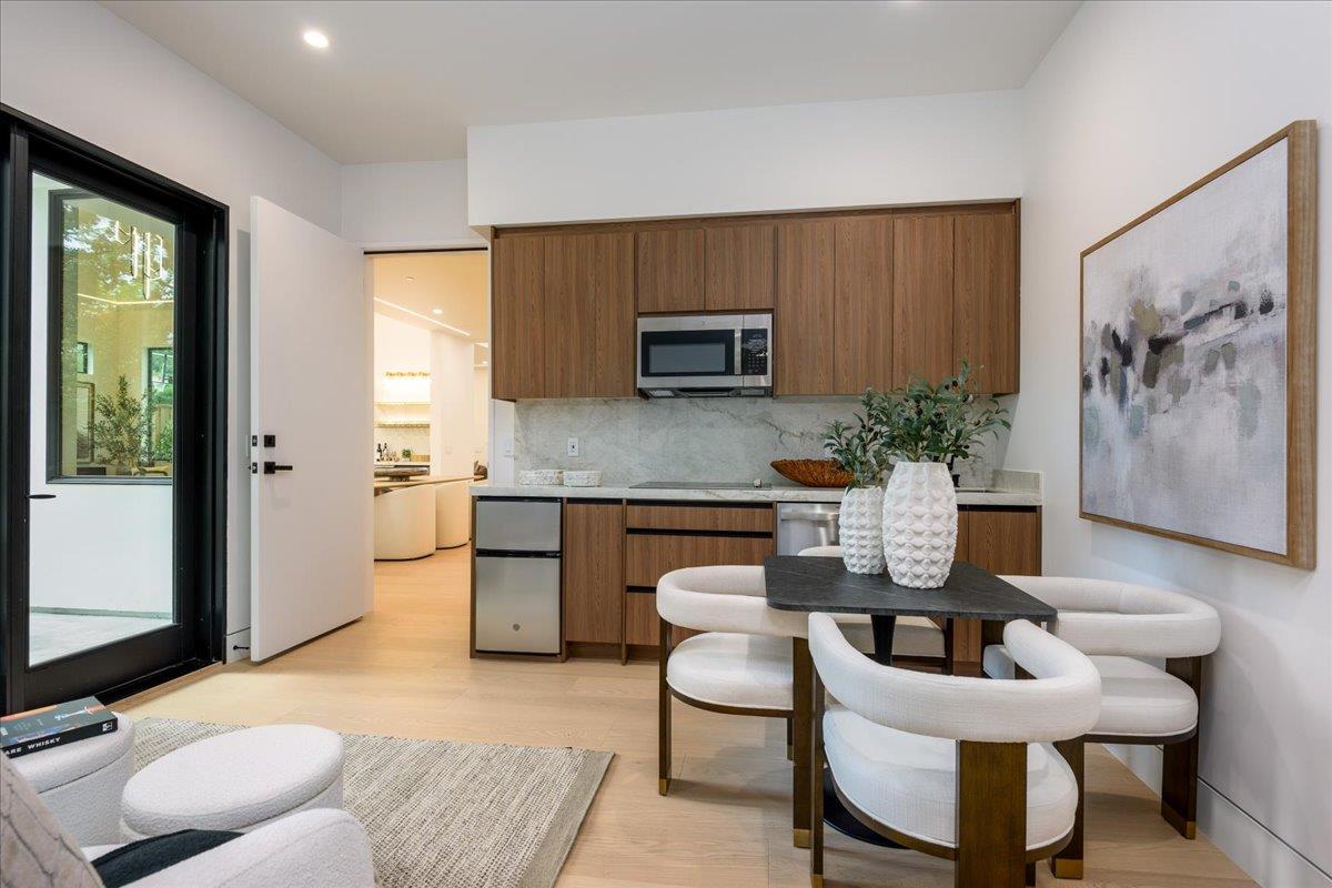3841 Alameda De Las Pulgas, MenloPark, CA 94025