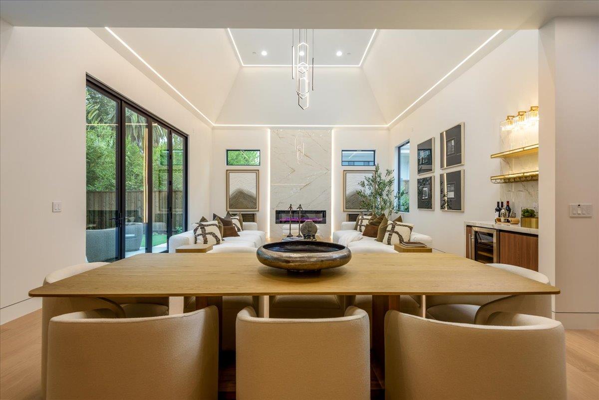 3841 Alameda De Las Pulgas, MenloPark, CA 94025